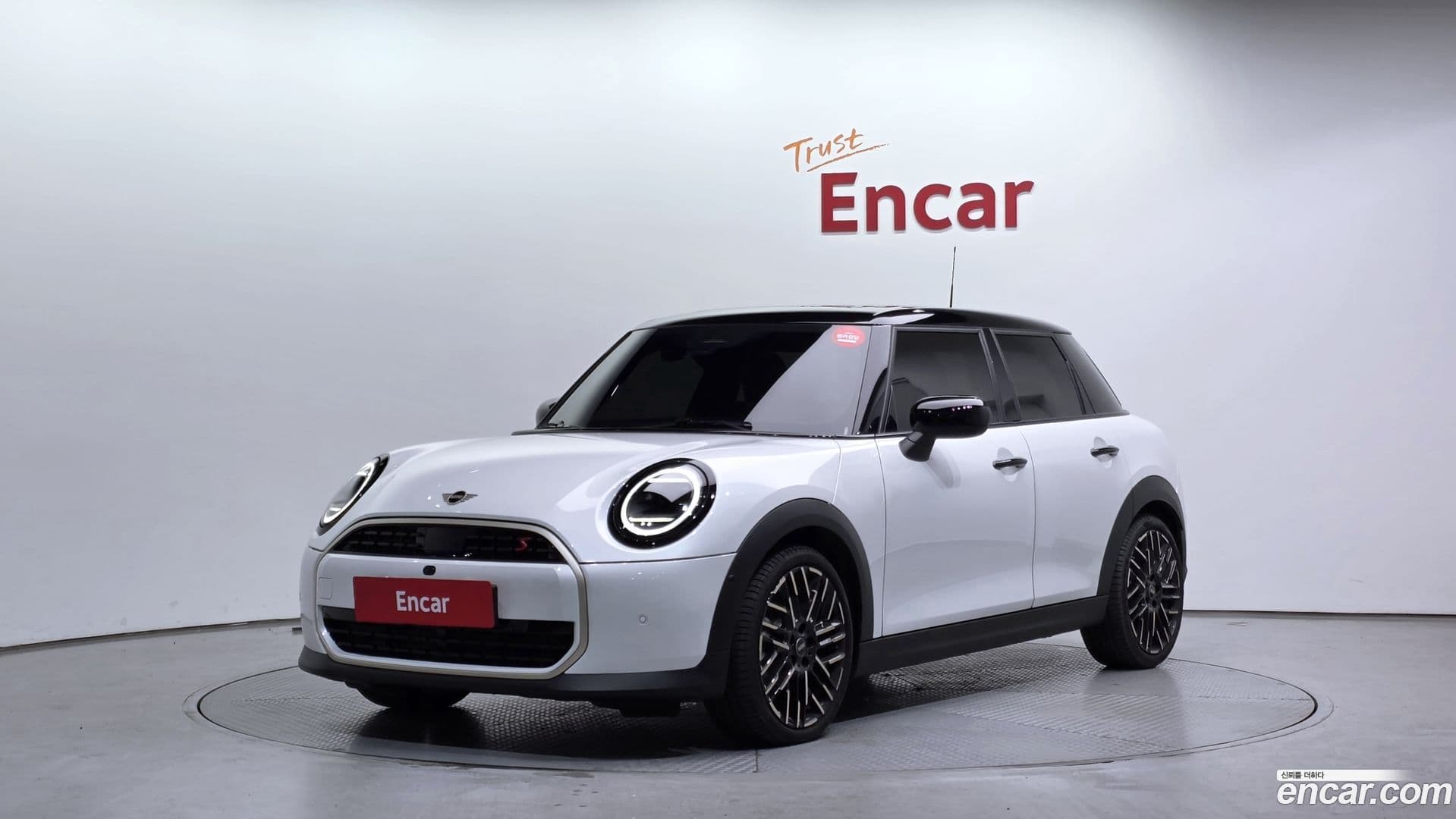Main__Slider__Photo:Cooper Mini 2025.7-0