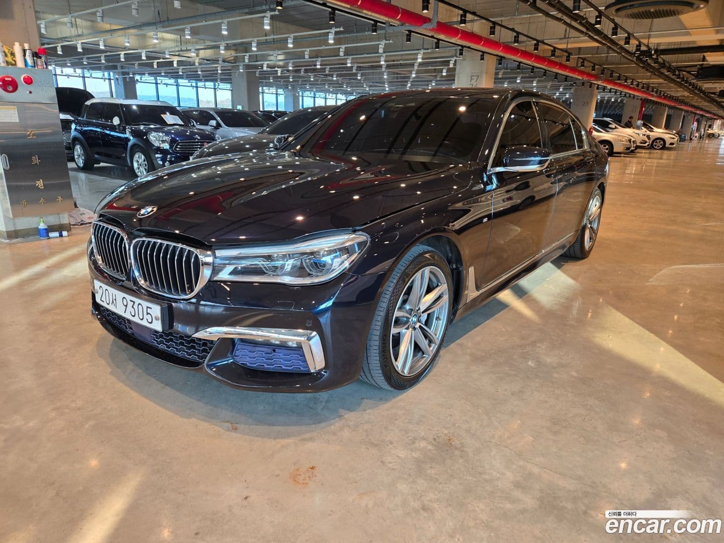 Main__Slider__Photo:7-Series BMW 2017.11-0