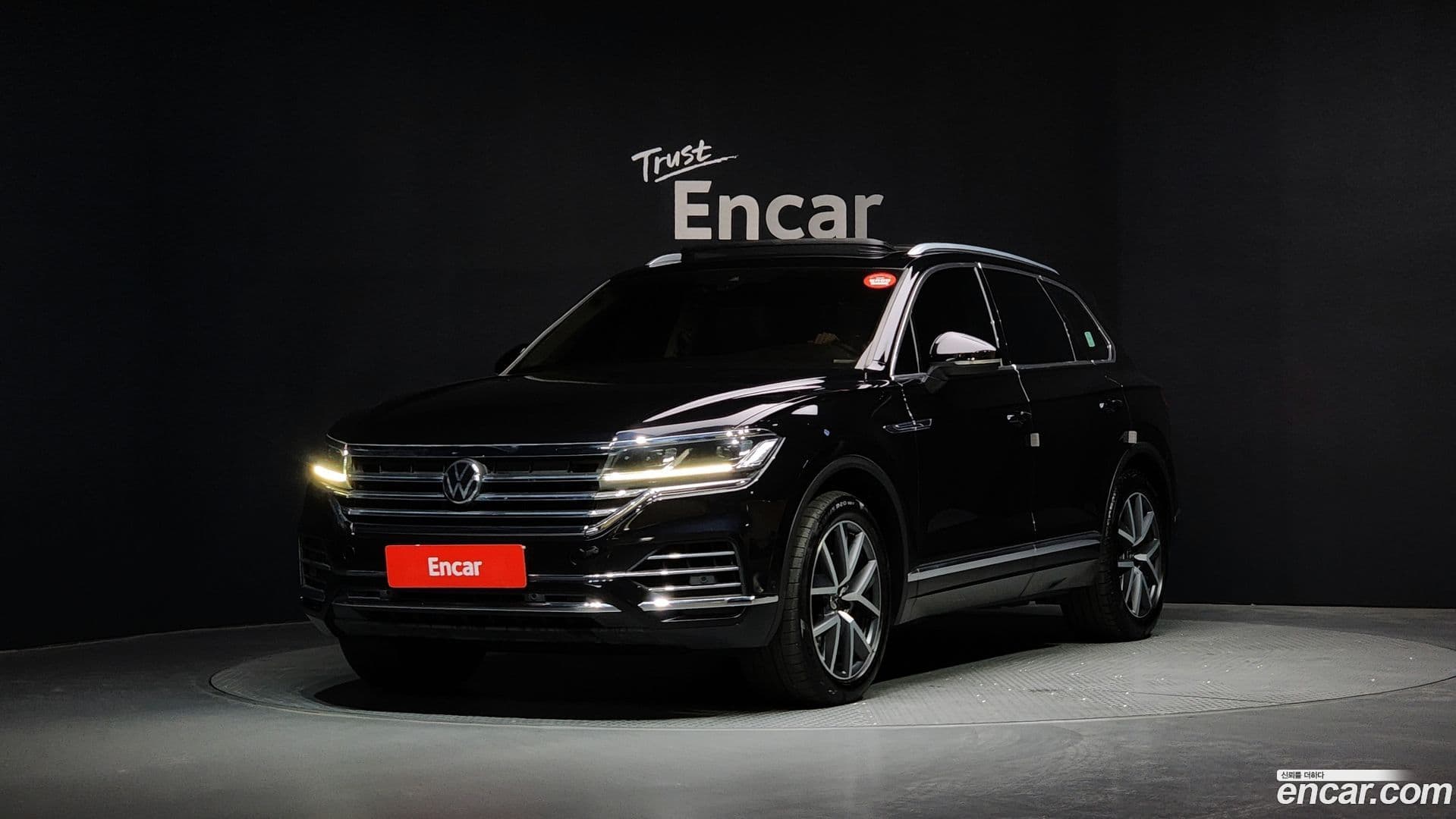 Main__Slider__Photo:Touareg Volkswagen 2020.11-0