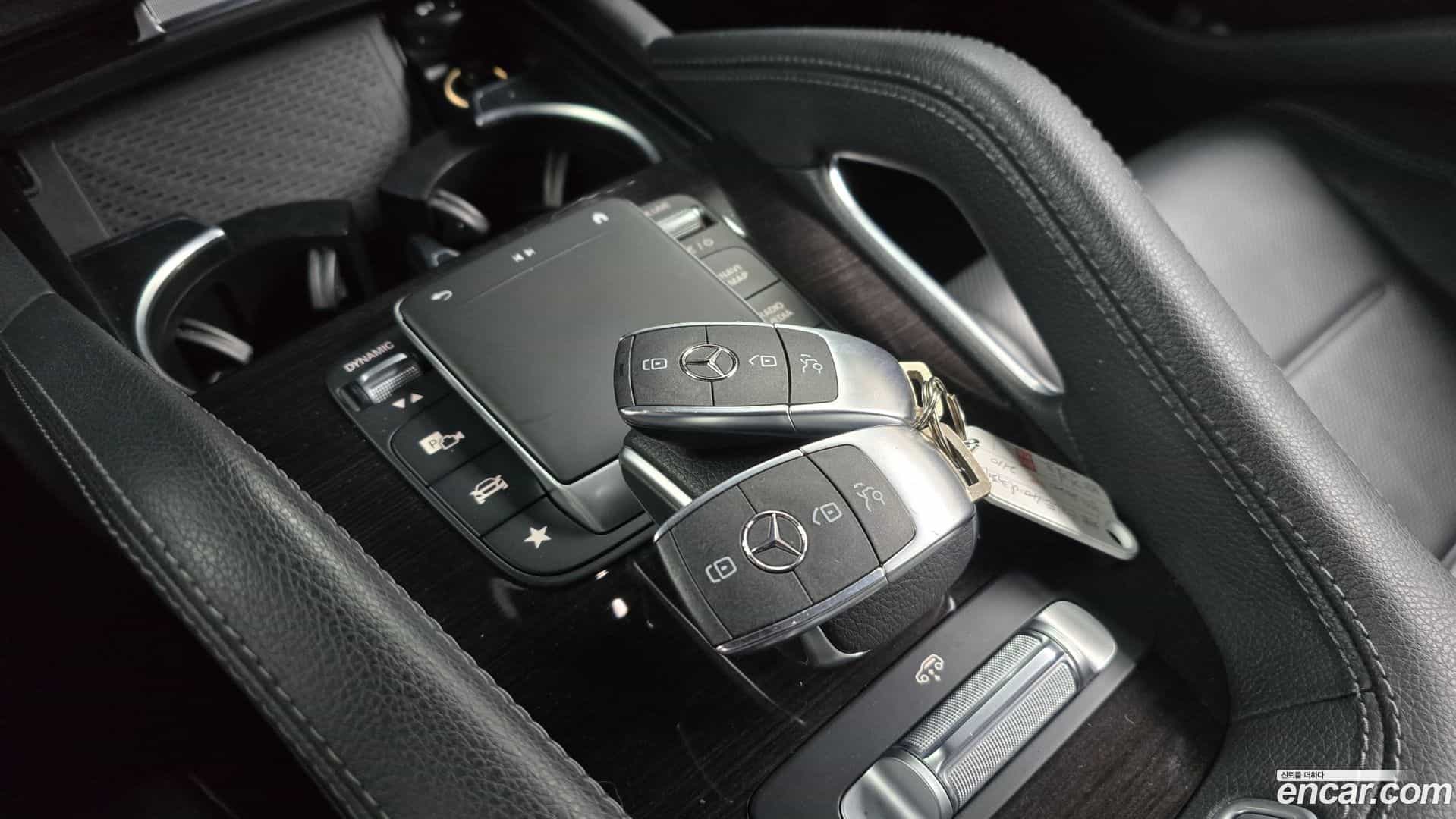 GLE-Class Mercedes-Benz 2020.9-INNER-009