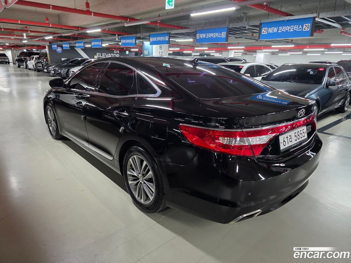 Main__Slider__Photo:Grandeur Hyundai 2015.0-5