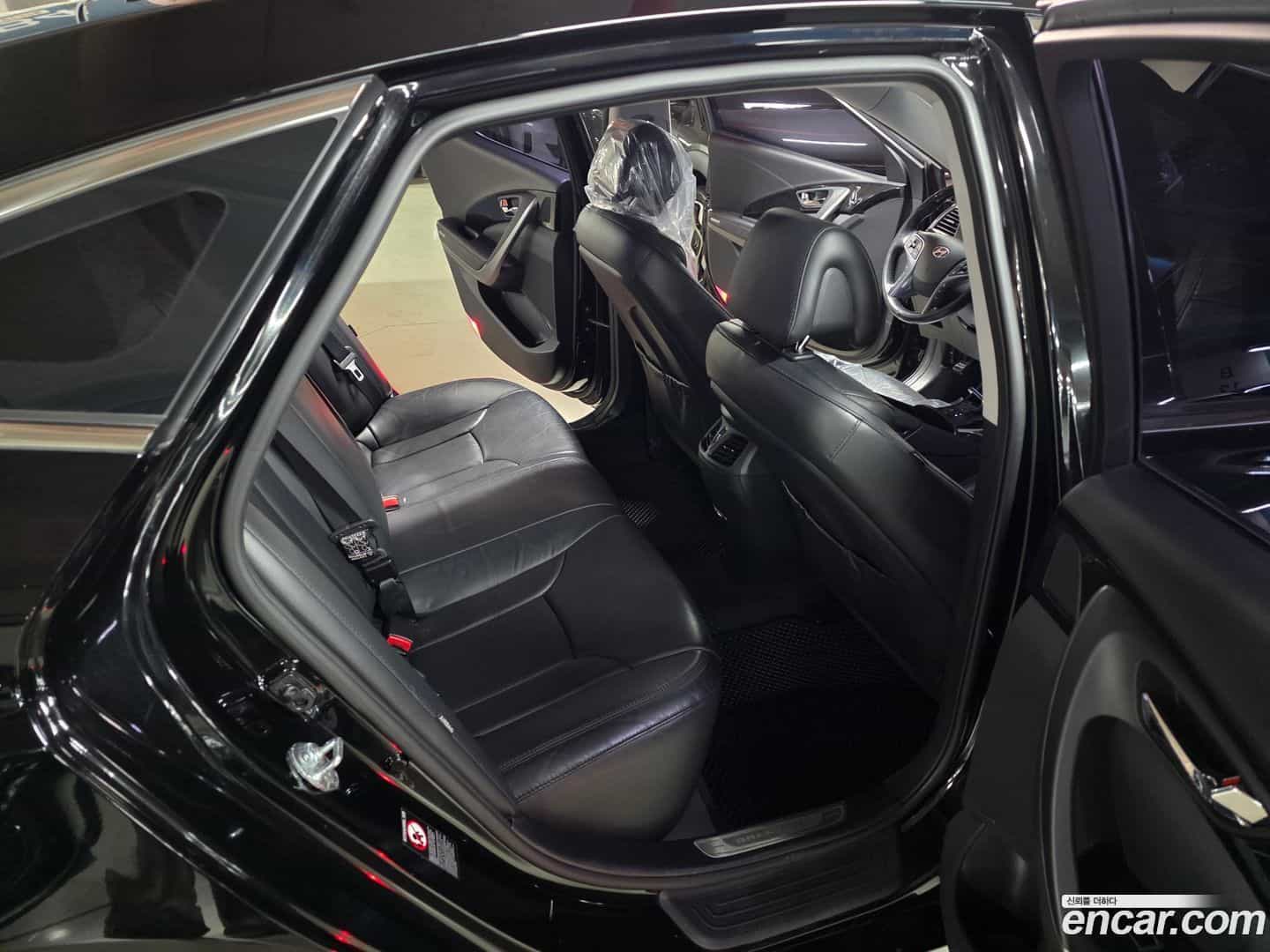 Grandeur Hyundai 2015.0-OPTION-015