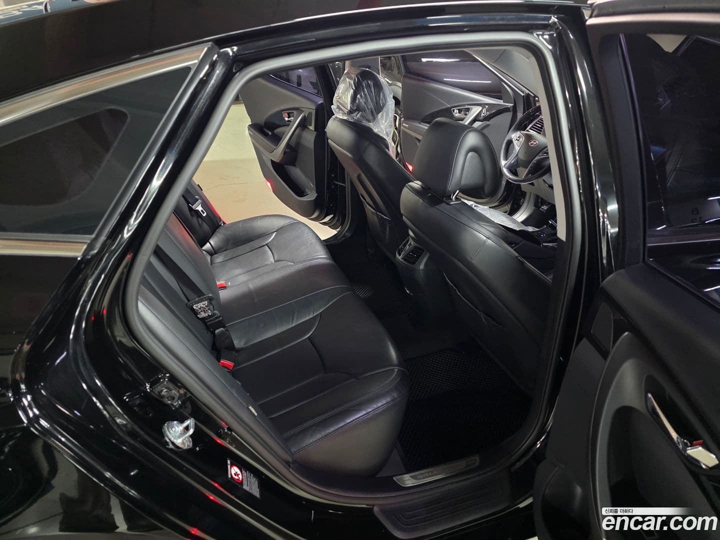 Main__Slider__Photo:Grandeur Hyundai 2015.0-10