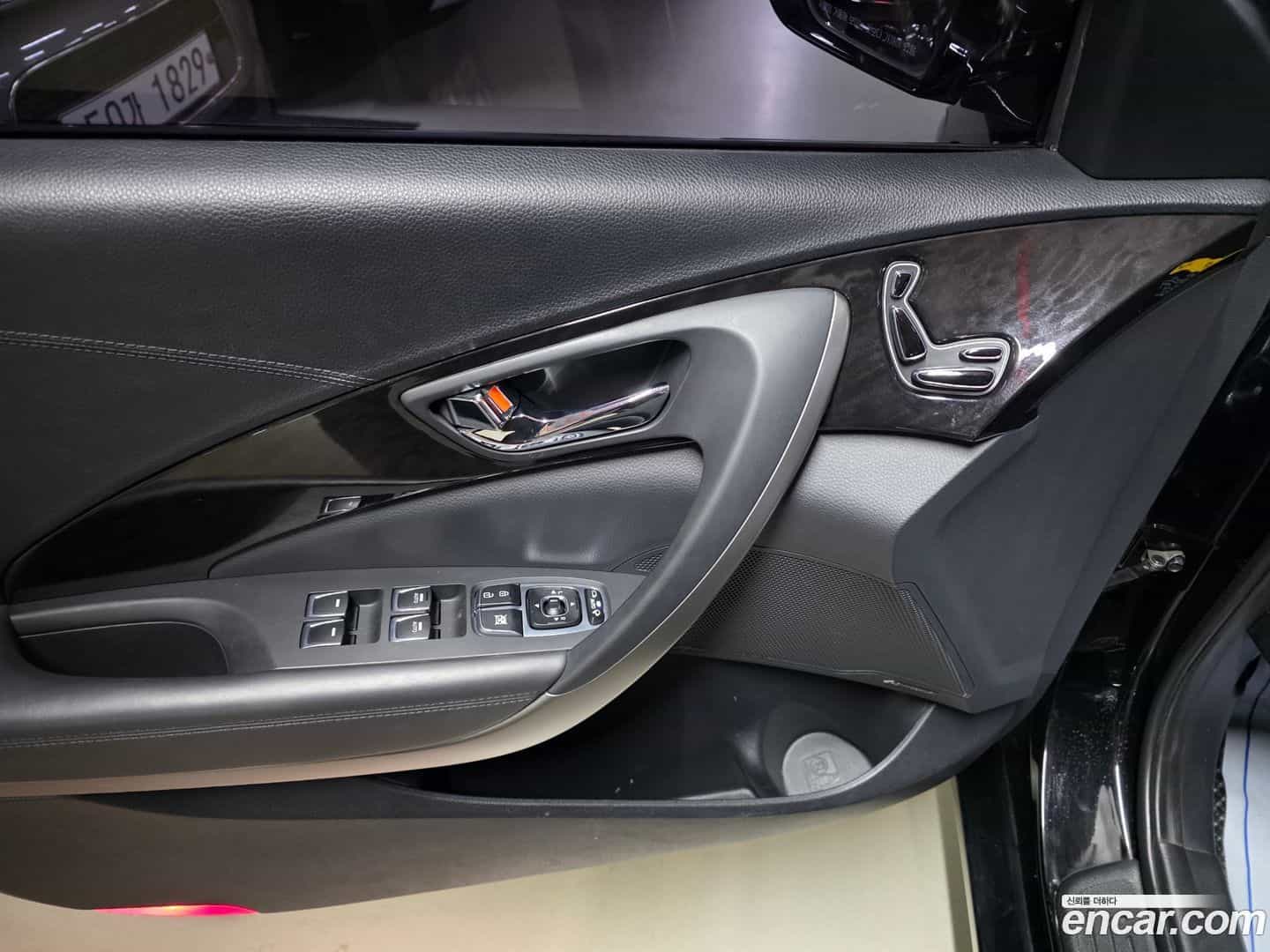 Grandeur Hyundai 2015.0-OPTION-017