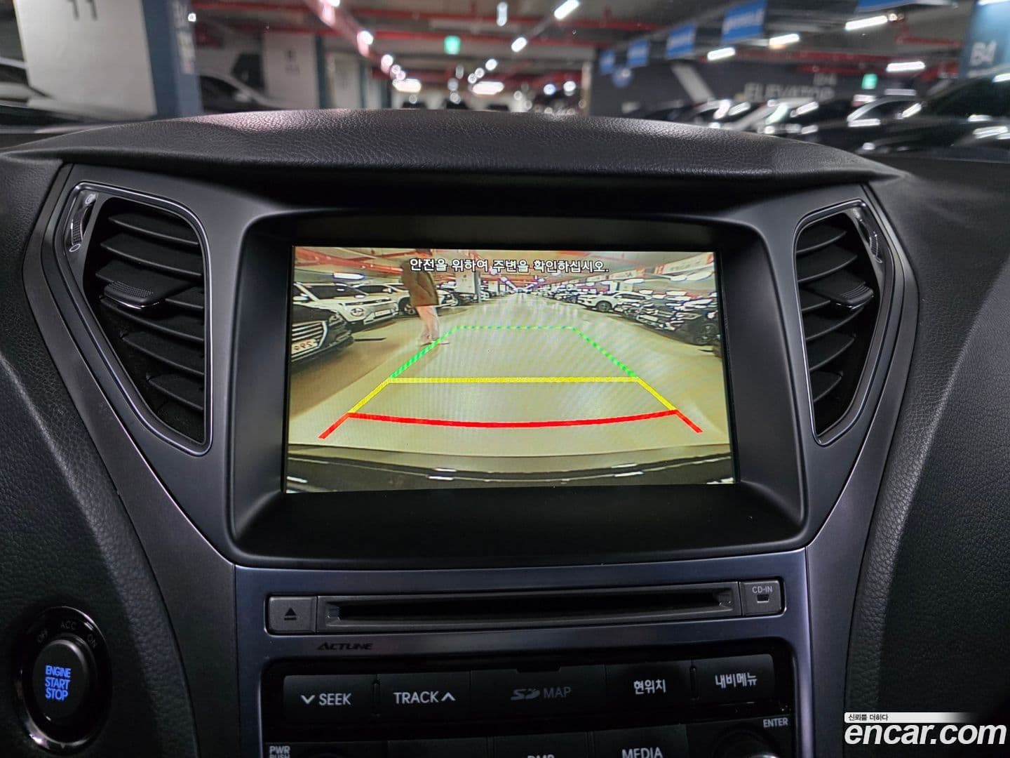 Main__Slider__Photo:Grandeur Hyundai 2015.0-14