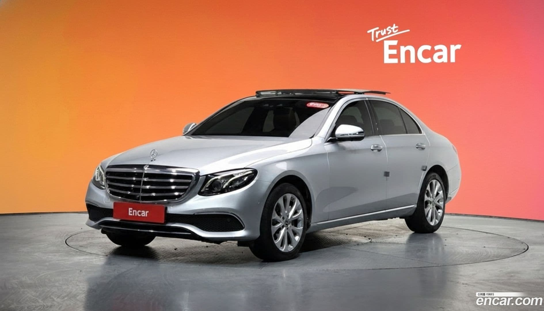 Main__Slider__Photo:E-Class Mercedes-Benz 2019.7-0