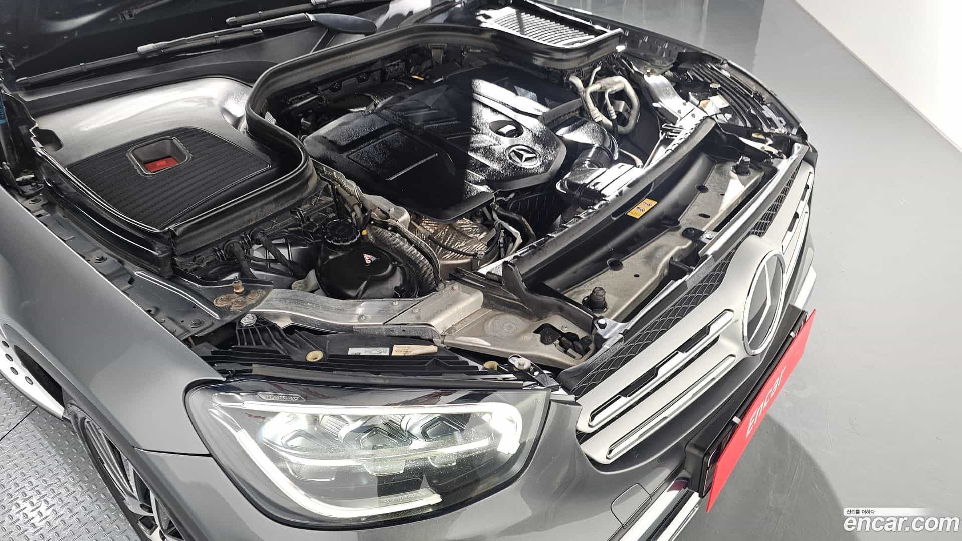GLC-Class Mercedes-Benz 2021.2-INNER-006