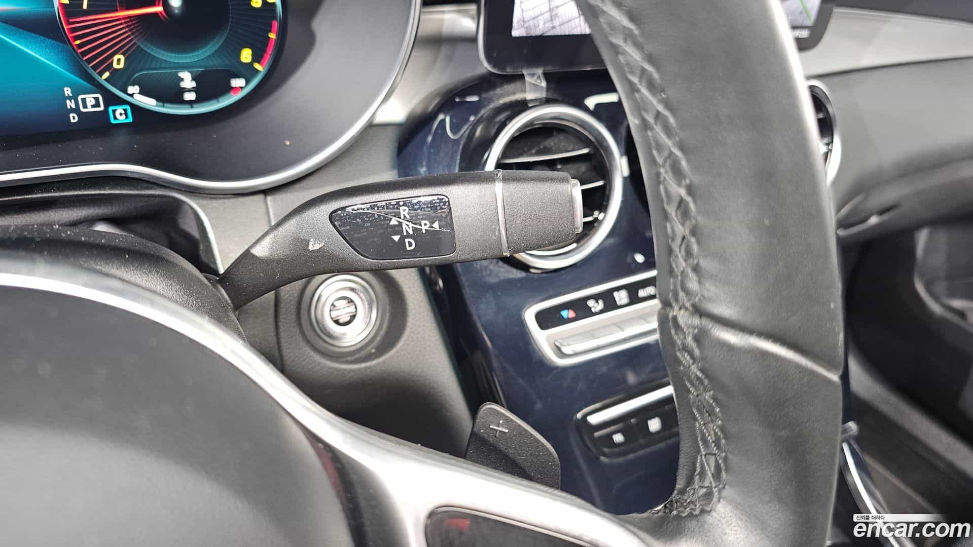 GLC-Class Mercedes-Benz 2021.2-INNER-009