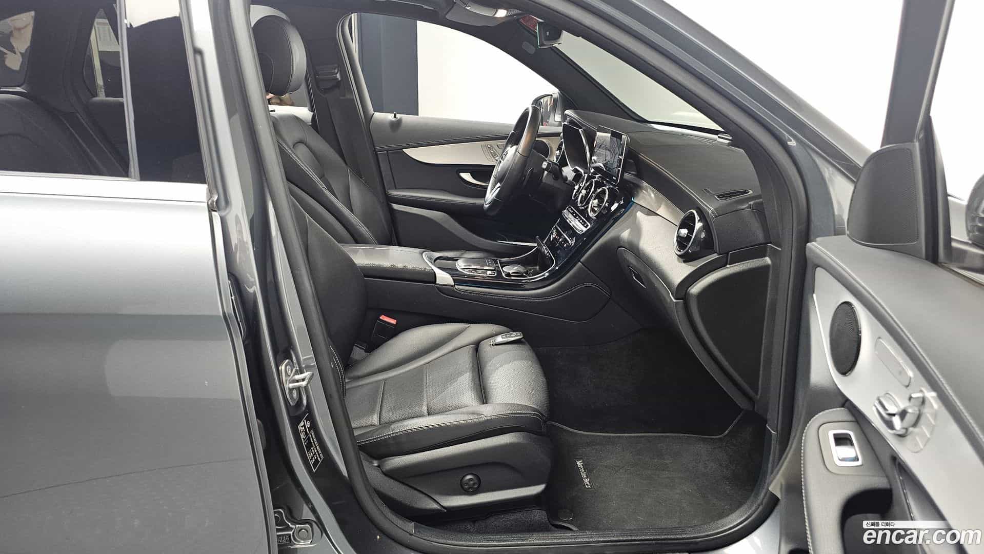 GLC-Class Mercedes-Benz 2021.2-OPTION-015