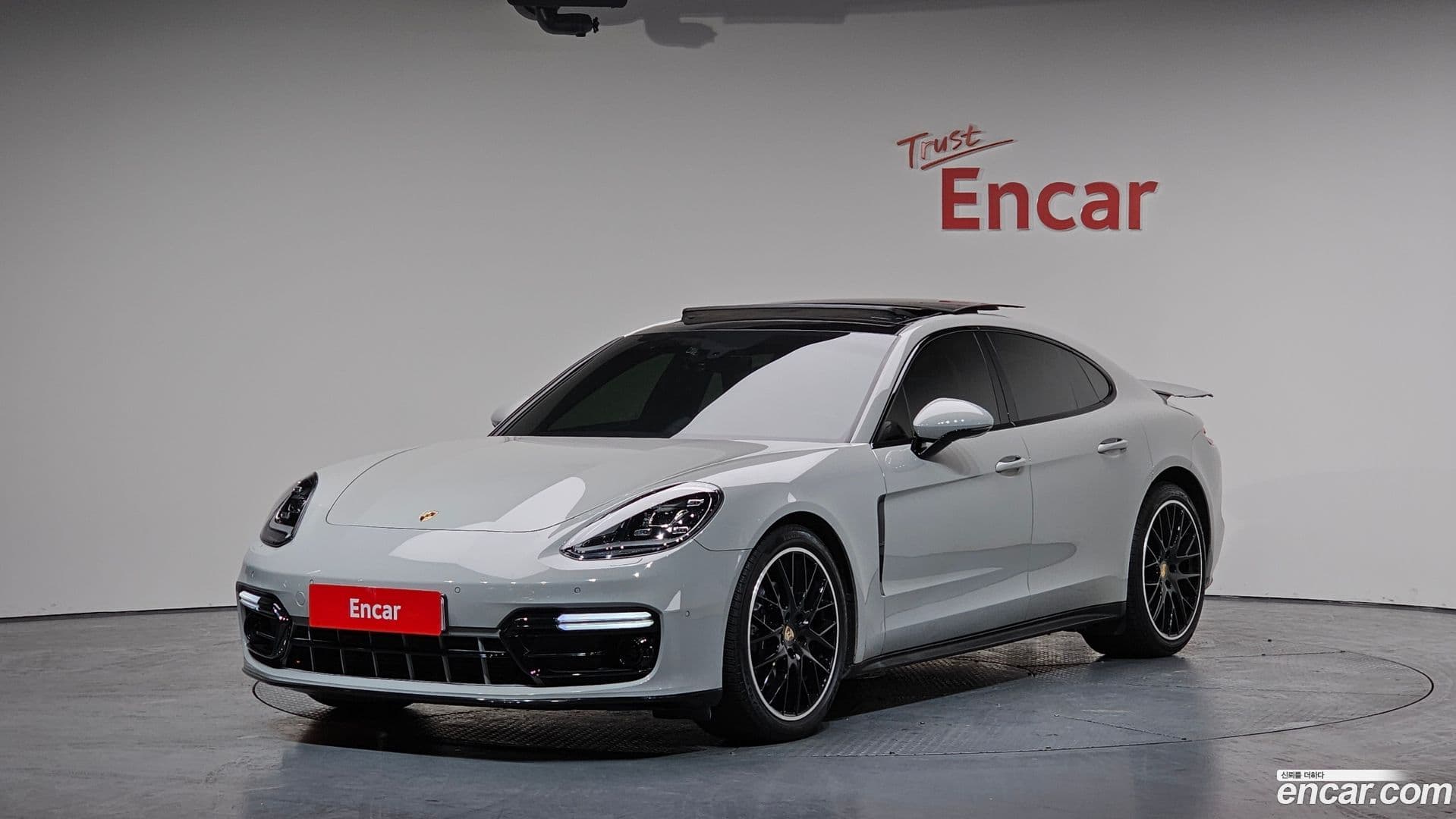 Main__Slider__Photo:Panamera Porsche 2018.11-0