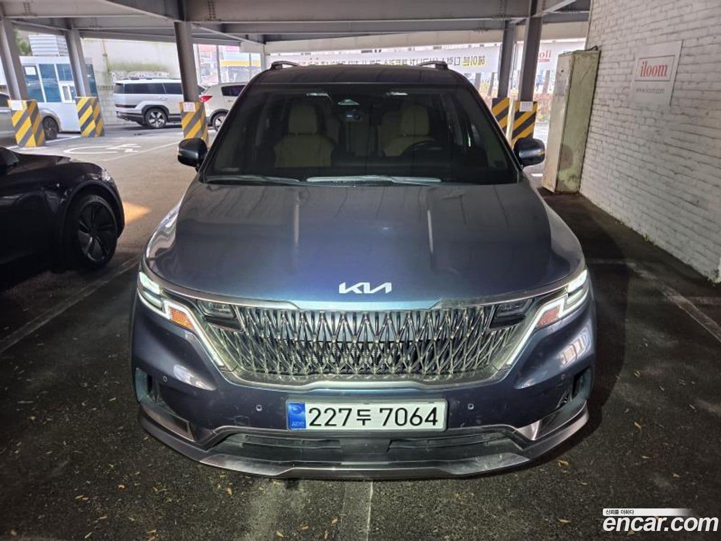 Main__Slider__Photo:Canival Kia 2023.8-0