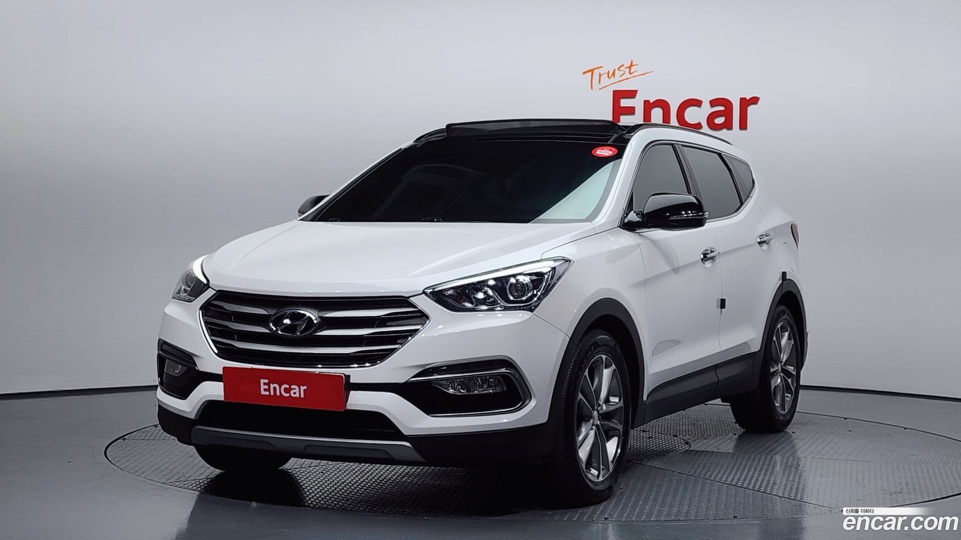 Main__Slider__Photo:Santafe Hyundai 2016.7-0