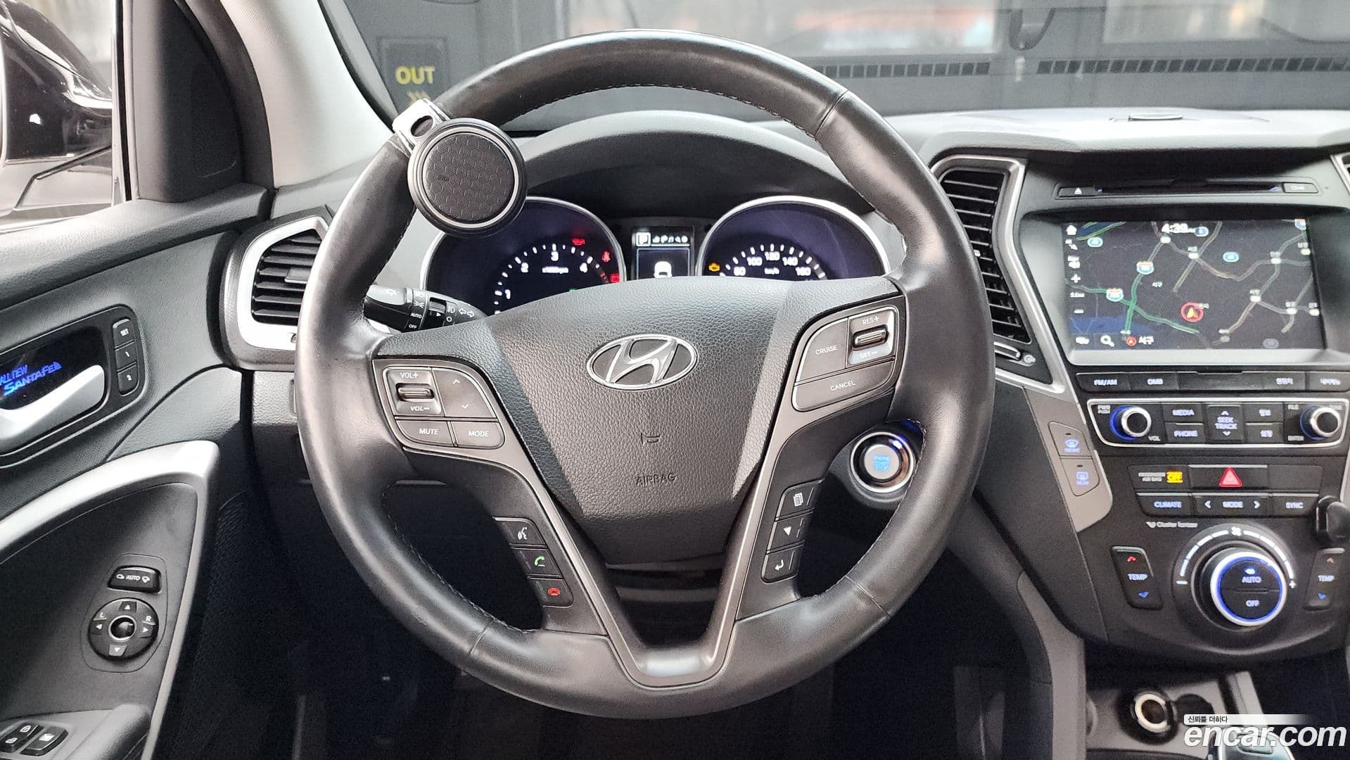 Main__Slider__Photo:Santafe Hyundai 2016.7-12