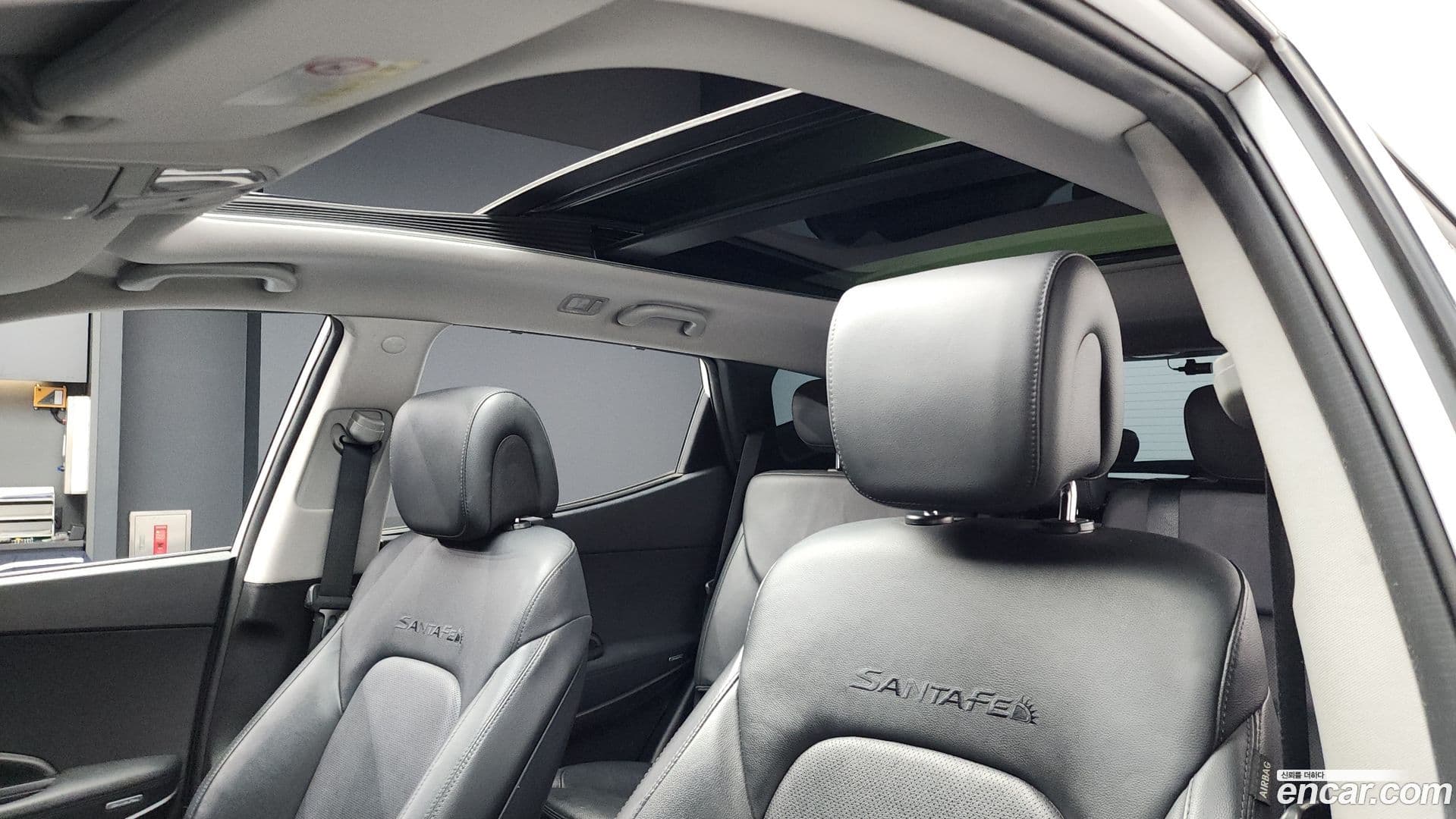 Main__Slider__Photo:Santafe Hyundai 2016.7-17