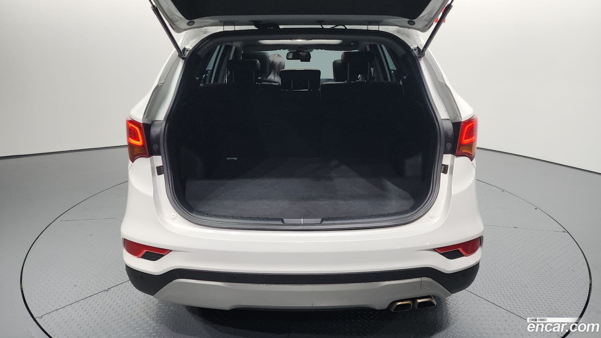 Main__Slider__Photo:Santafe Hyundai 2016.7-19