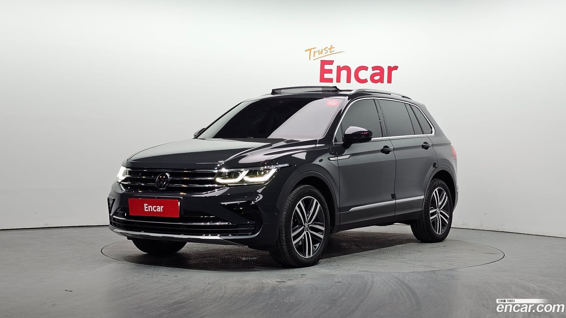 Main__Slider__Photo:Tiguan Volkswagen 2023.3-0