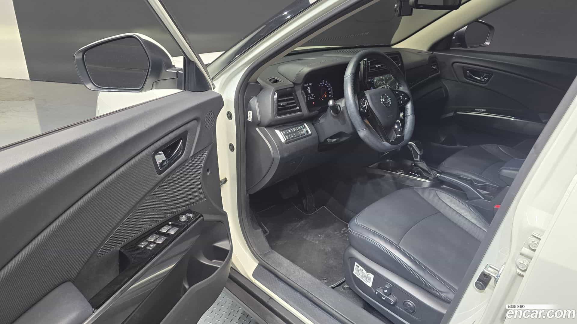 TIBOLI KG Mobility 2022.0-INNER-010
