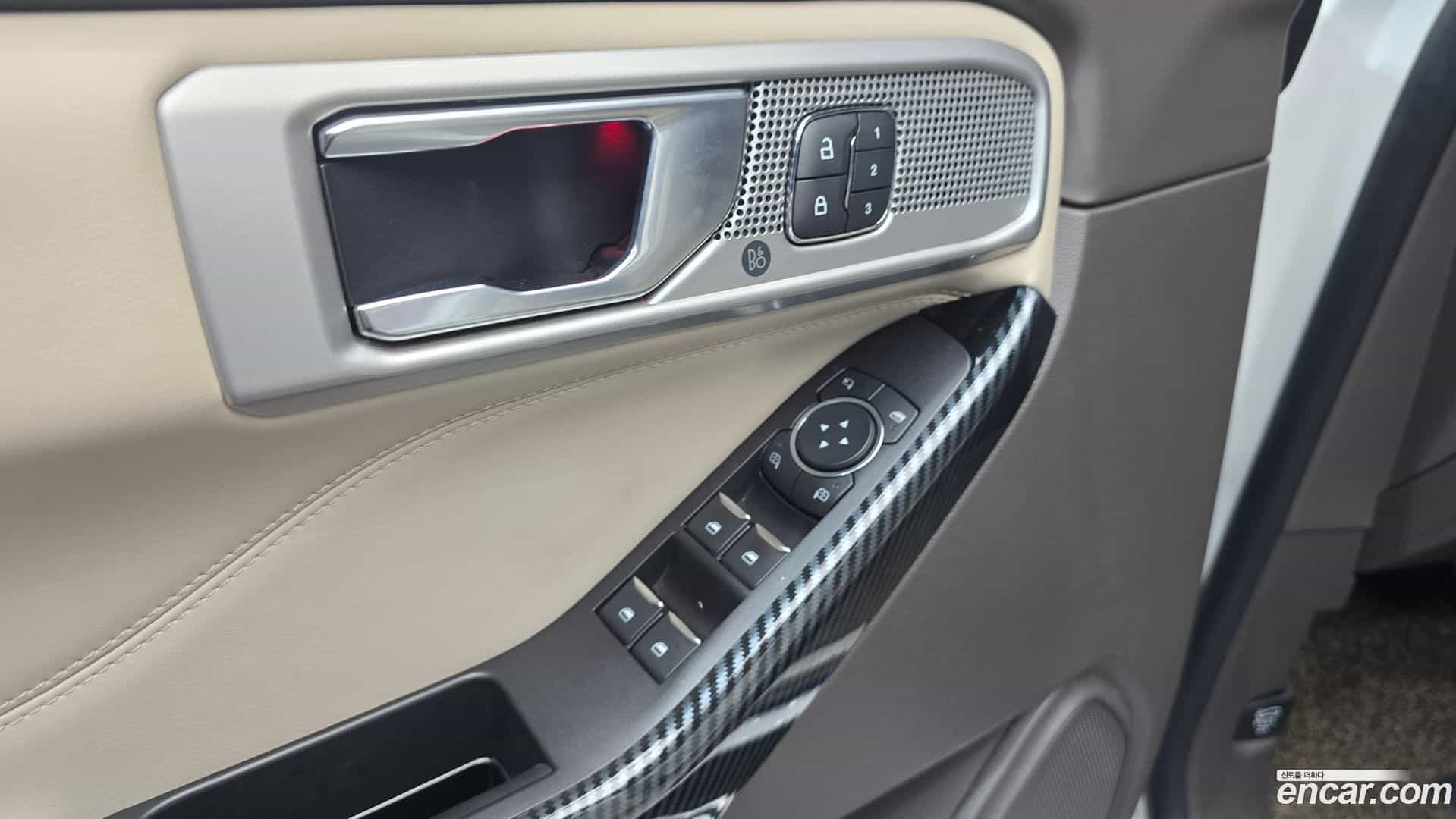 Explorer Ford 2021.11-OPTION-018