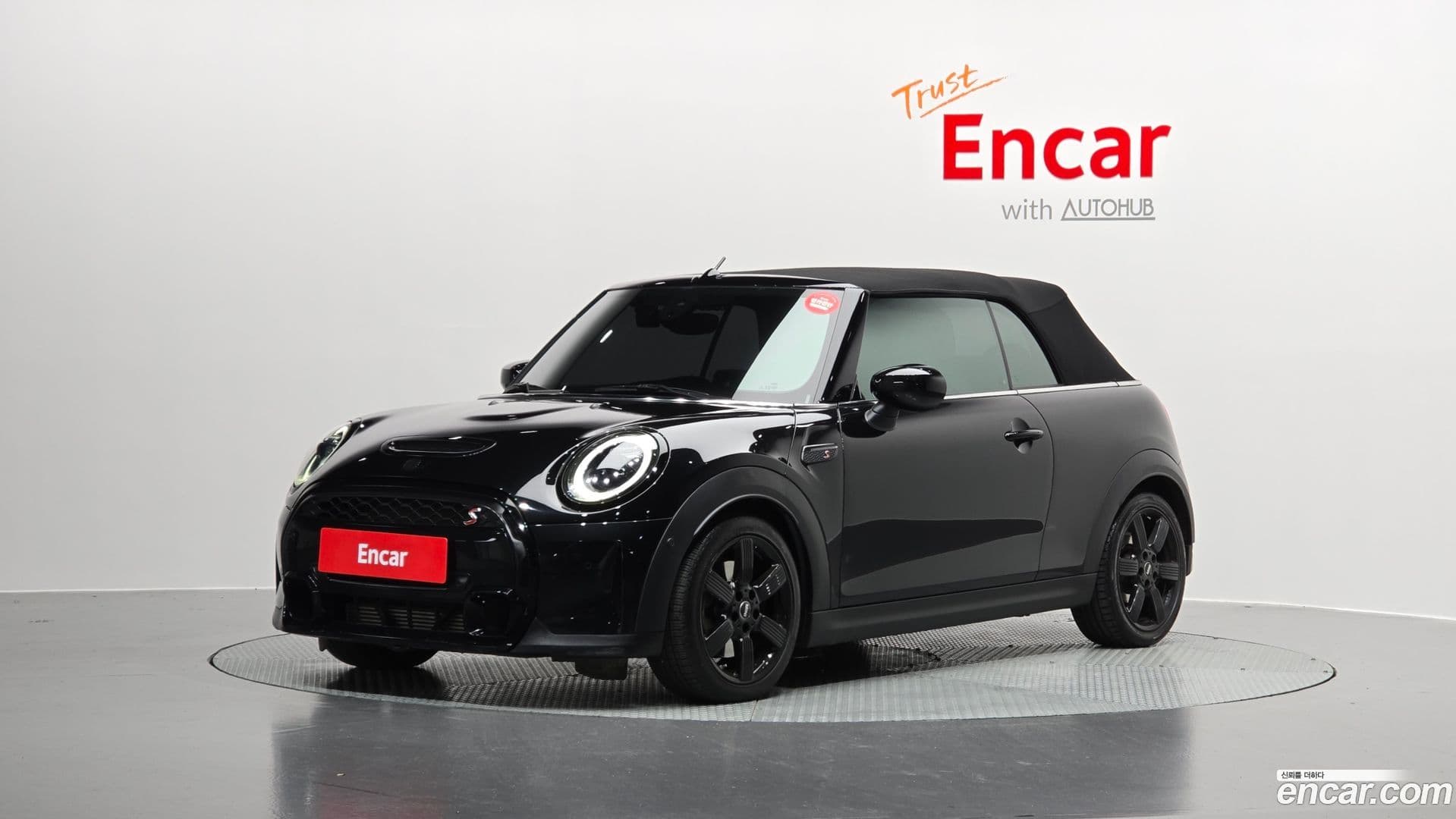 Main__Slider__Photo:Cooper Convertible Mini 2023.3-0