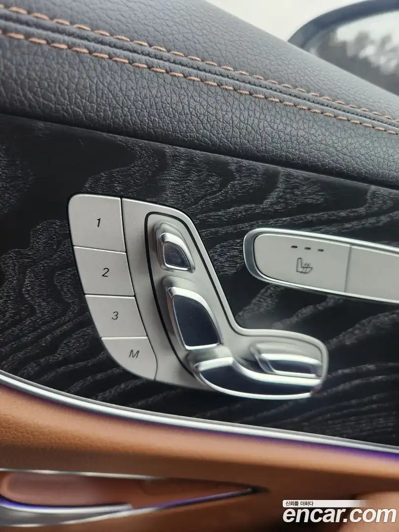 E-Class Mercedes-Benz 2018.11-OPTION-015