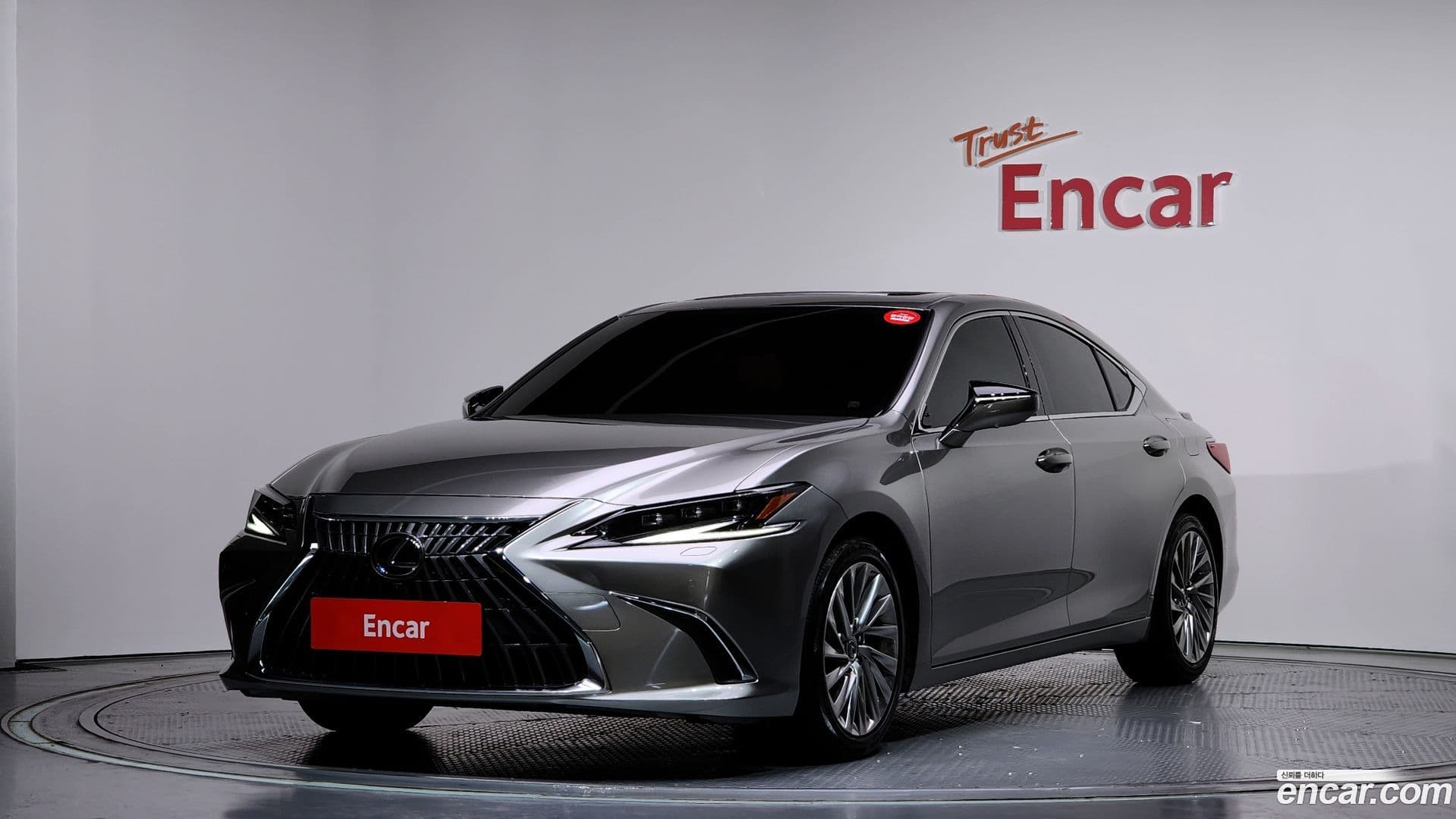 Main__Slider__Photo:ES Lexus 2024.4-0