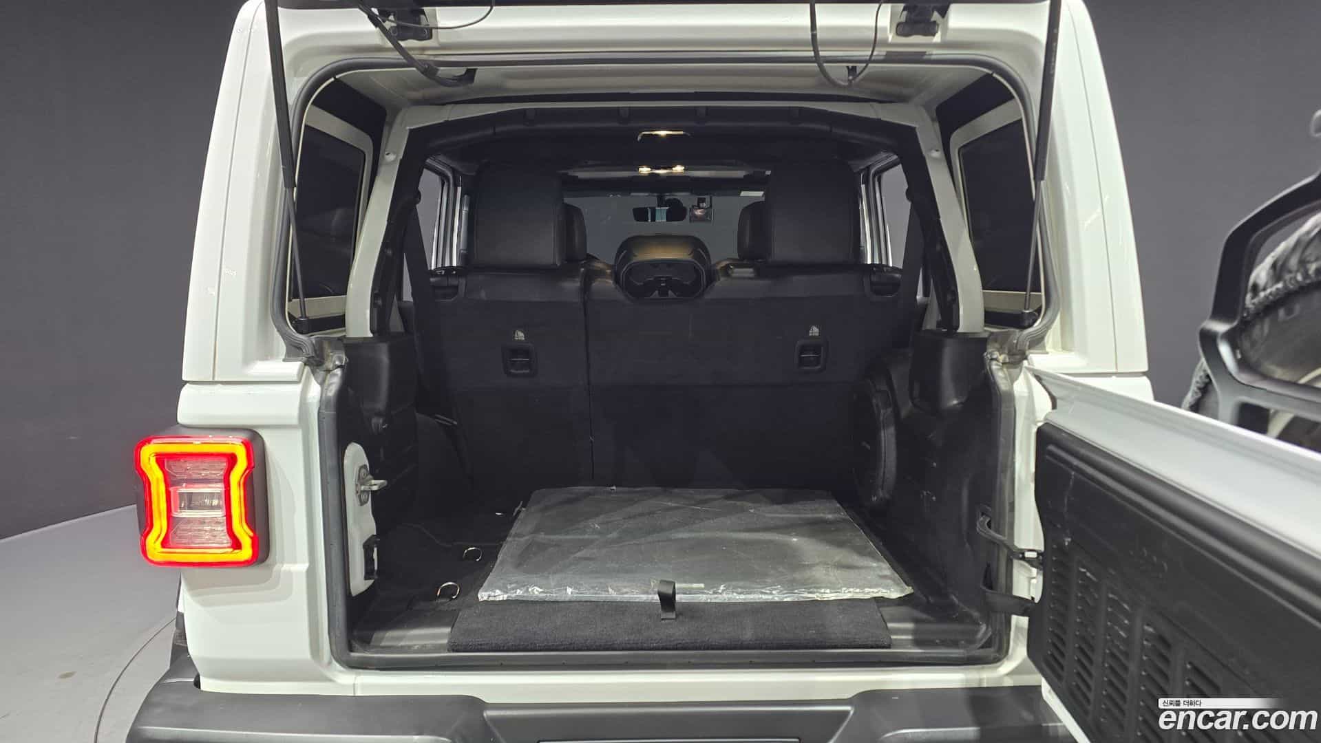Wrangler Jeep 2021.4-OPTION-024