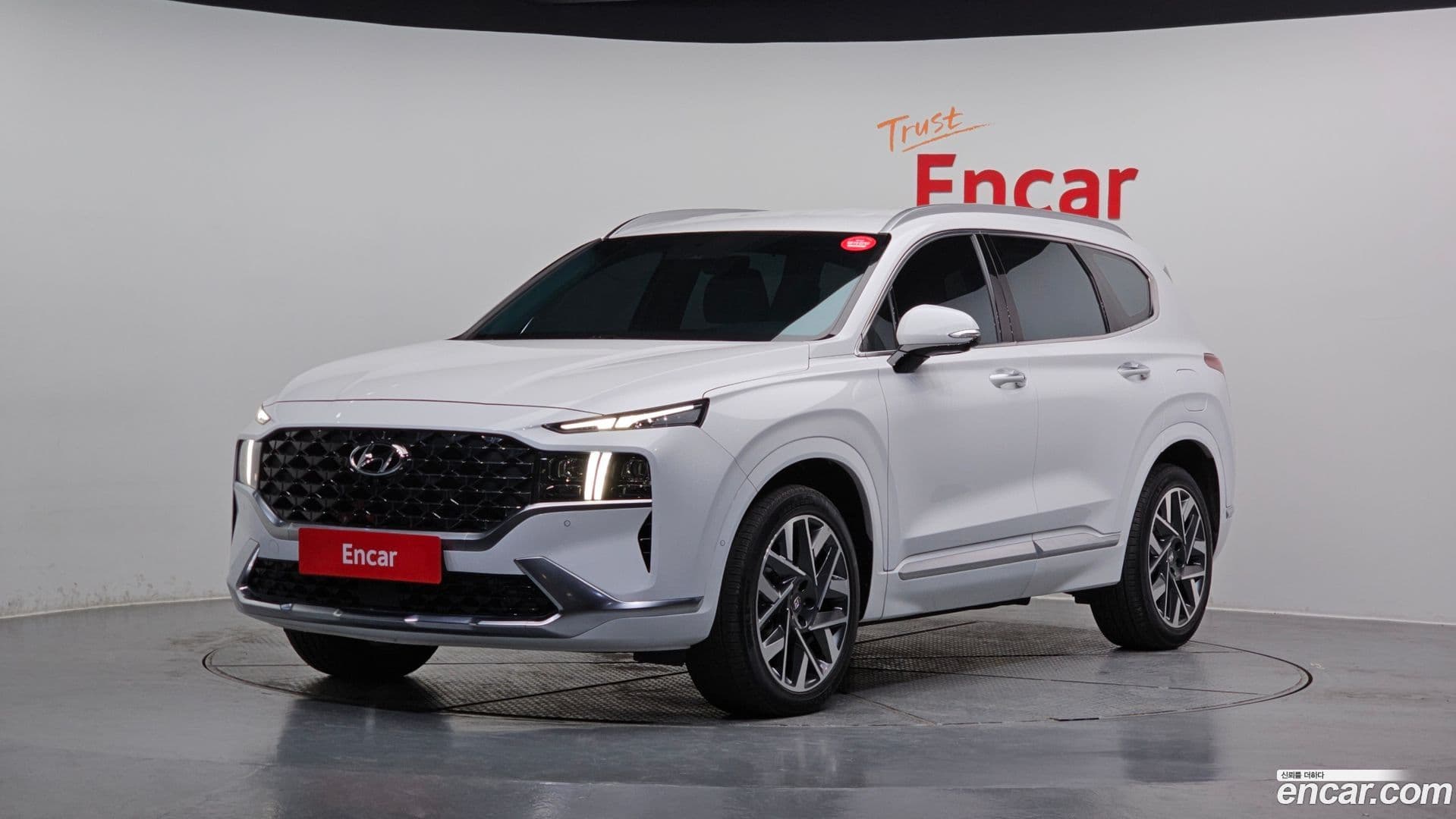 Main__Slider__Photo:Santafe Hyundai 2021.5-0