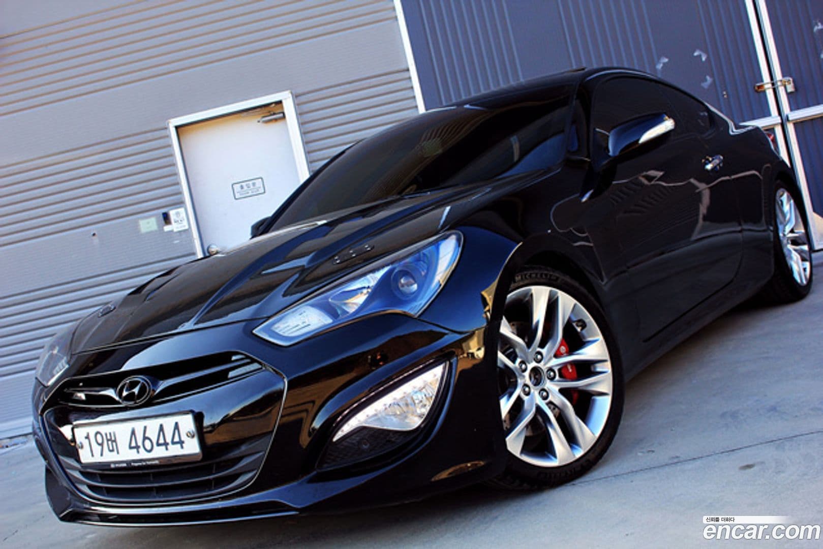 Main__Slider__Photo:Genesis Hyundai 2012.9-0