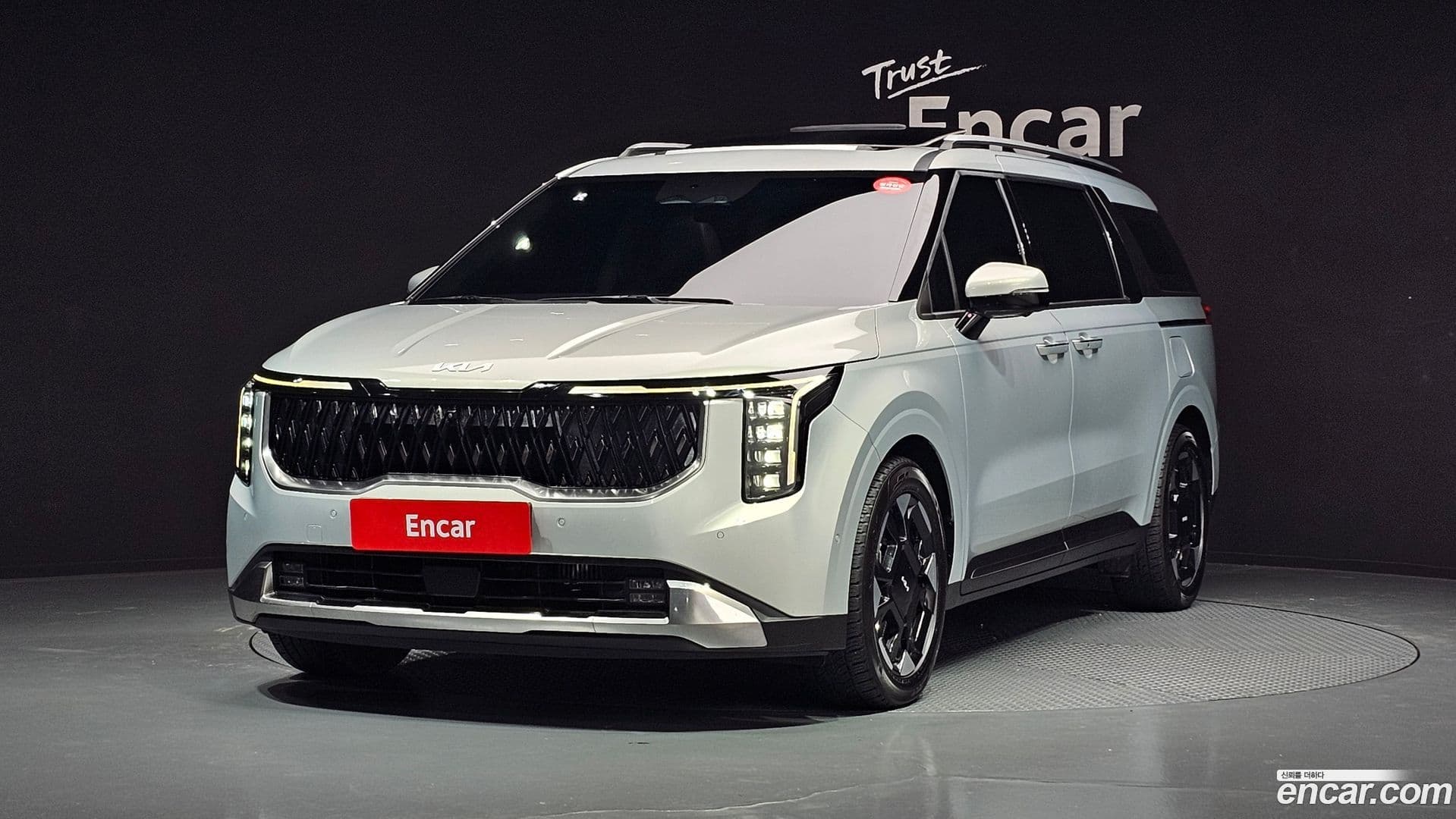Main__Slider__Photo:Canival Kia 2024.1-0
