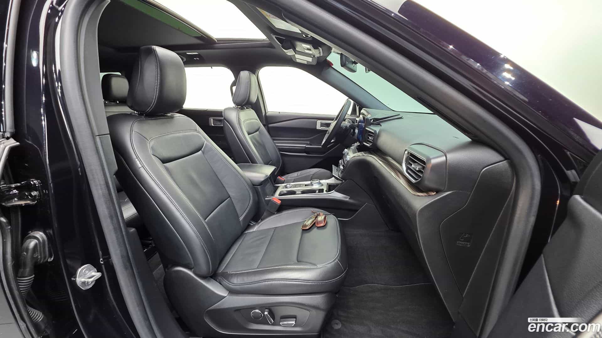 Explorer Ford 2020.6-INNER-010