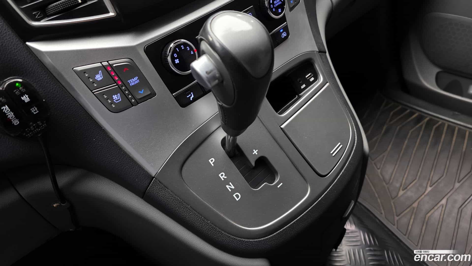 Starex Hyundai 2019.6-INNER-009
