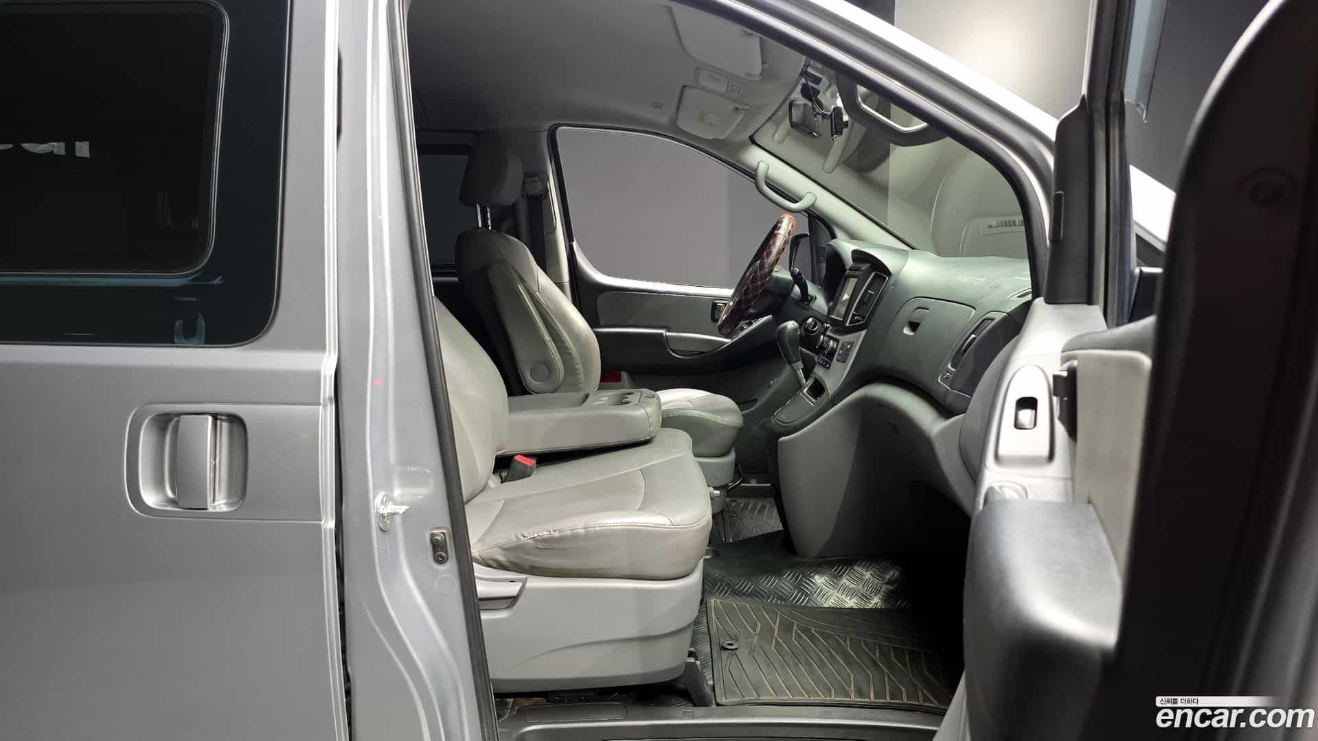 Starex Hyundai 2019.6-INNER-010