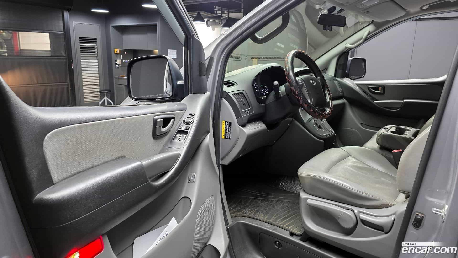 Starex Hyundai 2019.6-OPTION-015