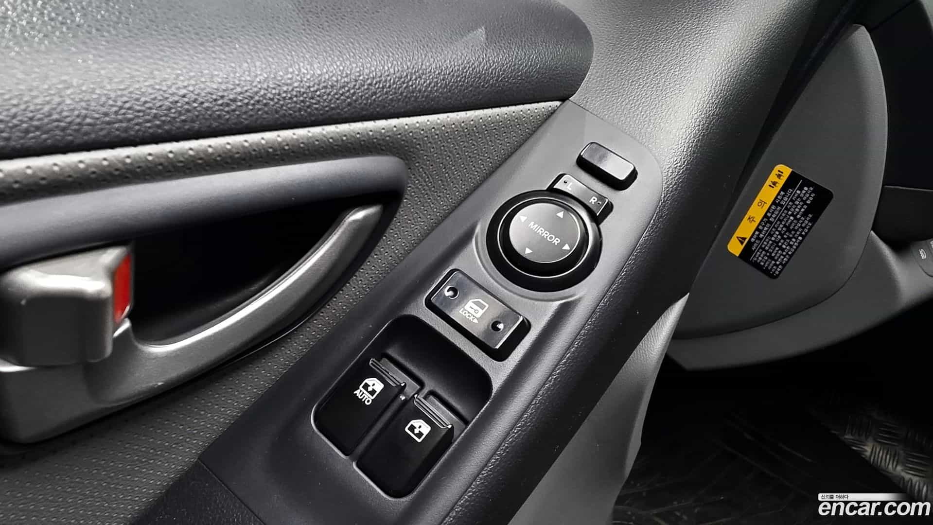 Starex Hyundai 2019.6-OPTION-020