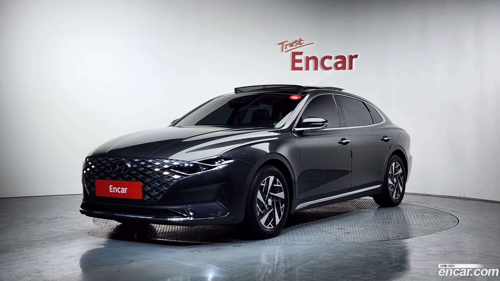 Main__Slider__Photo:Grandeur Hyundai 2020.7-0