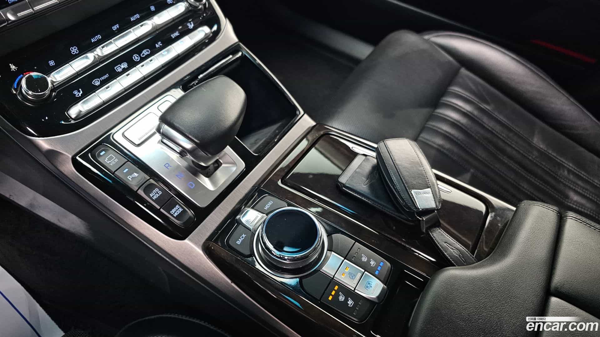 EQ900 Genesis 2018.2-INNER-009