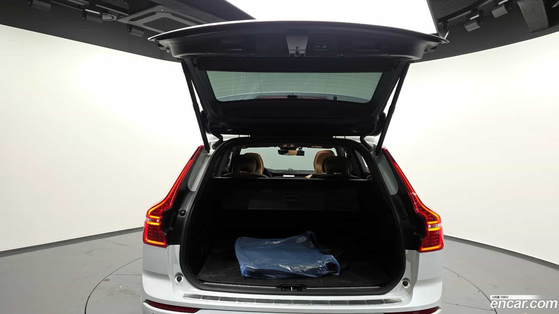 XC60 Volvo 2022.1-OPTION-024