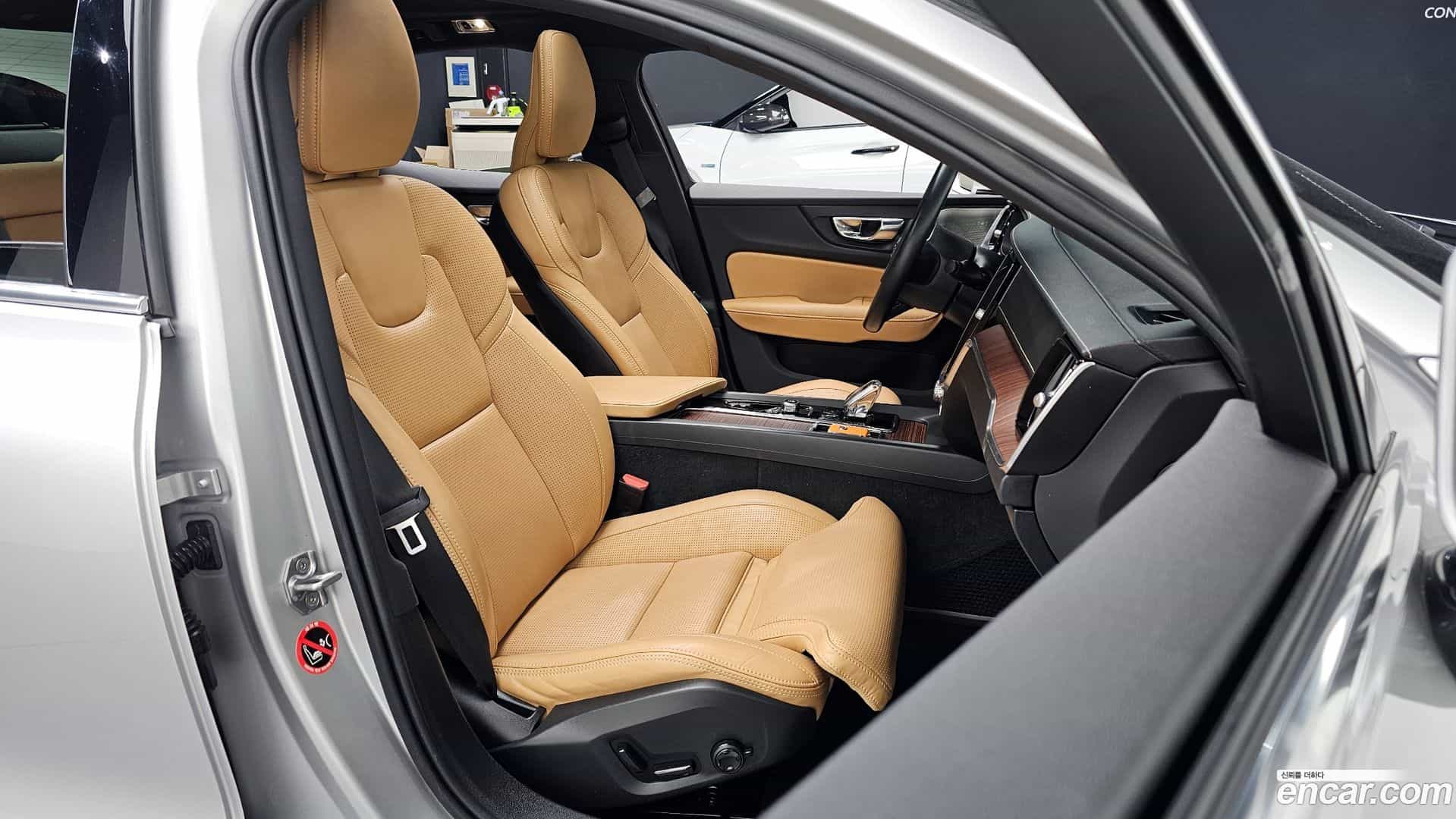 S60 Volvo 2021.0-INNER-010