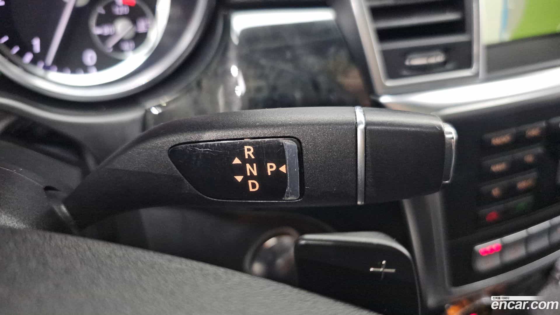 M-class Mercedes-Benz 2014.4-INNER-009