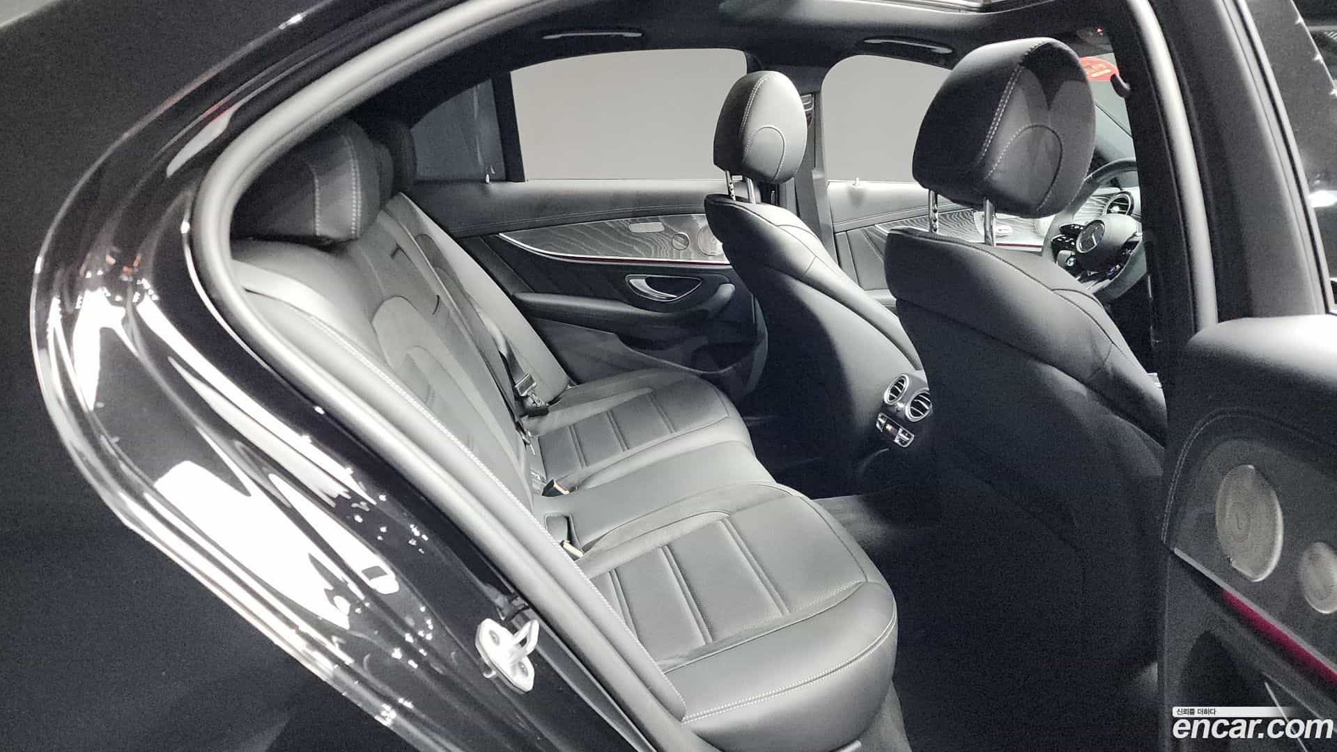 E-Class Mercedes-Benz 2022.11-OPTION-016