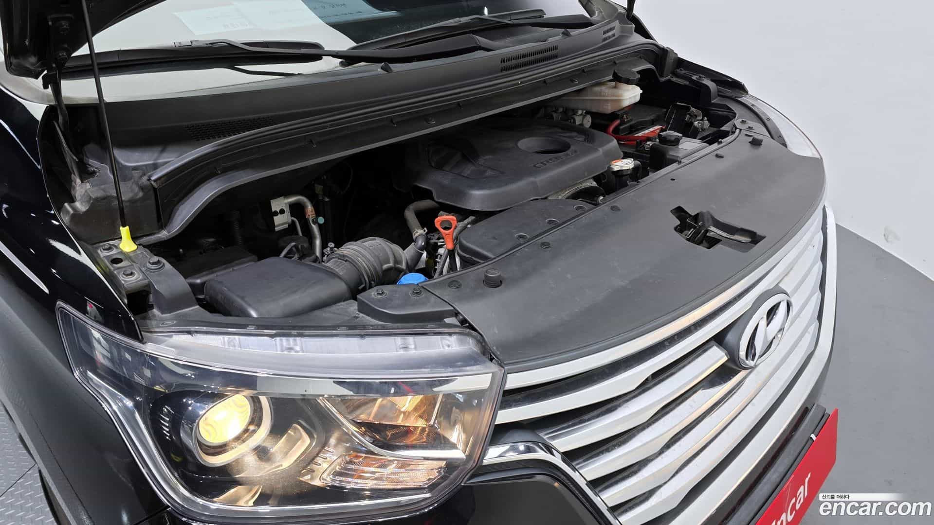 Starex Hyundai 2019.2-INNER-006