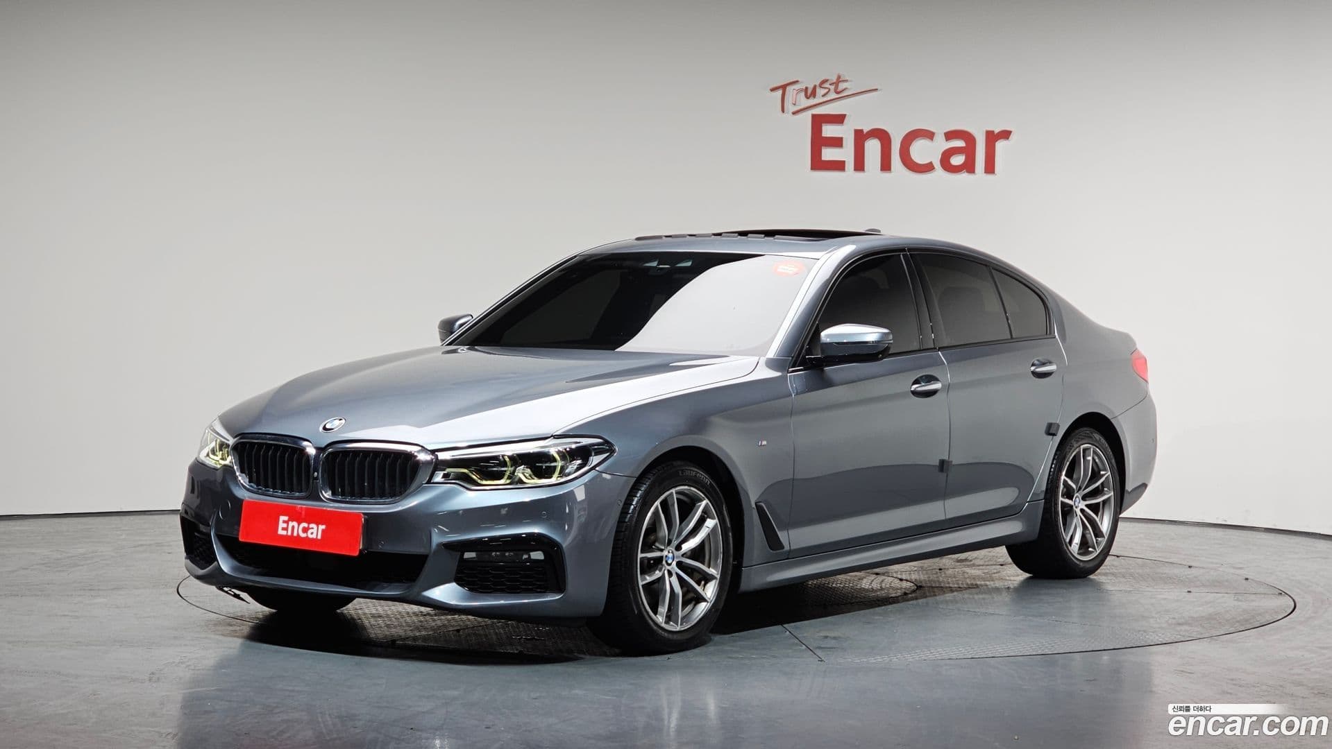 Main__Slider__Photo:5-Series BMW 2017.3-0