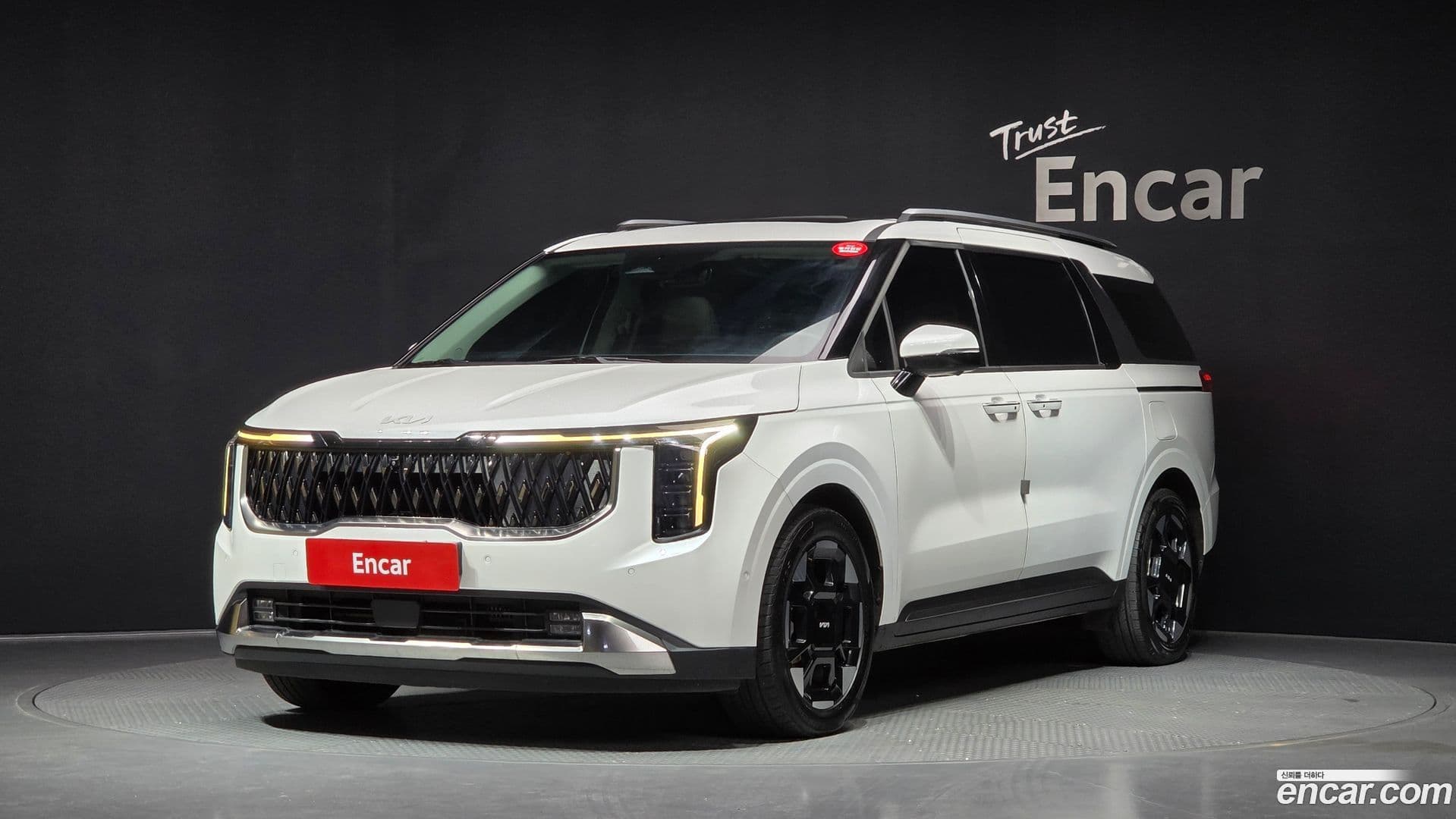 Main__Slider__Photo:Canival Kia 2024.1-0