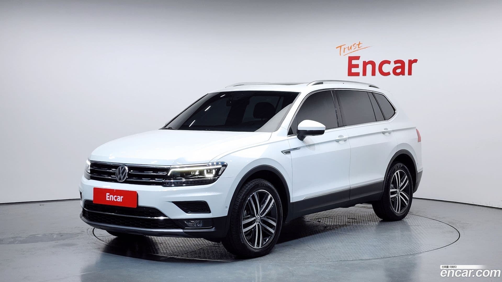 Main__Slider__Photo:Tiguan Volkswagen 2018.7-0