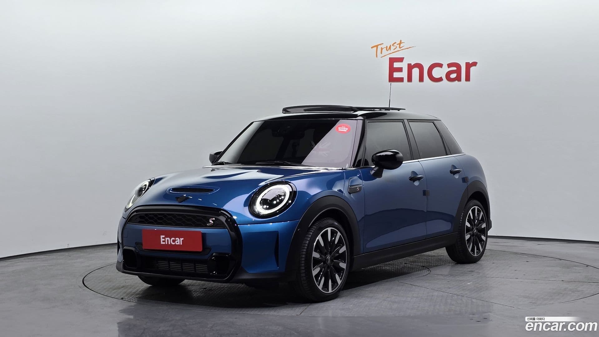 Main__Slider__Photo:Cooper Mini 2023.2-0