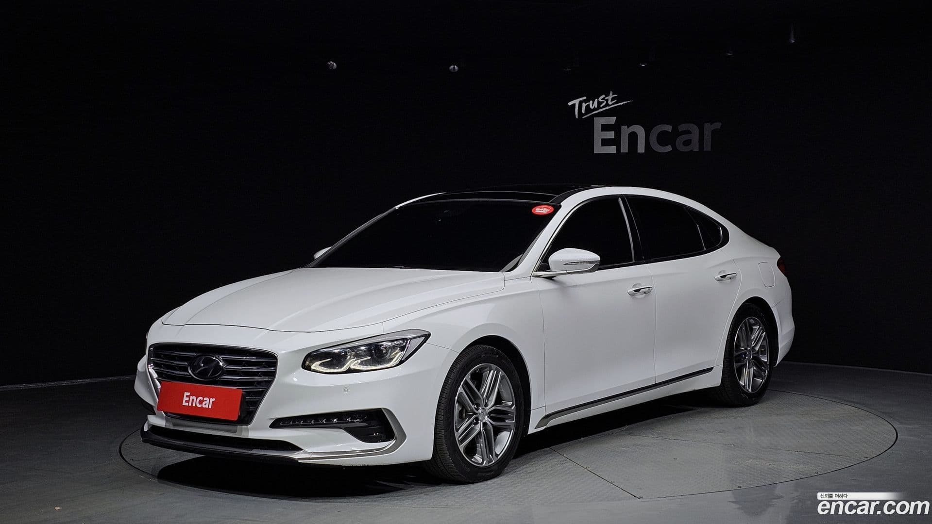Main__Slider__Photo:Grandeur Hyundai 2018.0-0
