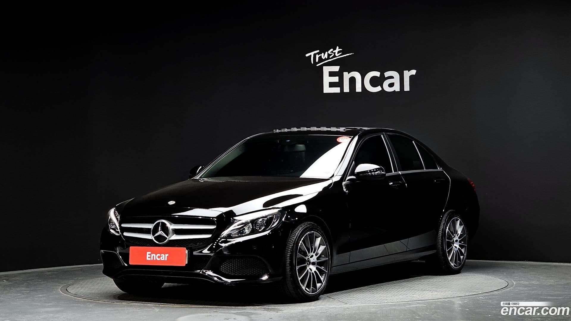 Main__Slider__Photo:C-Class Mercedes-Benz 2018.3-0
