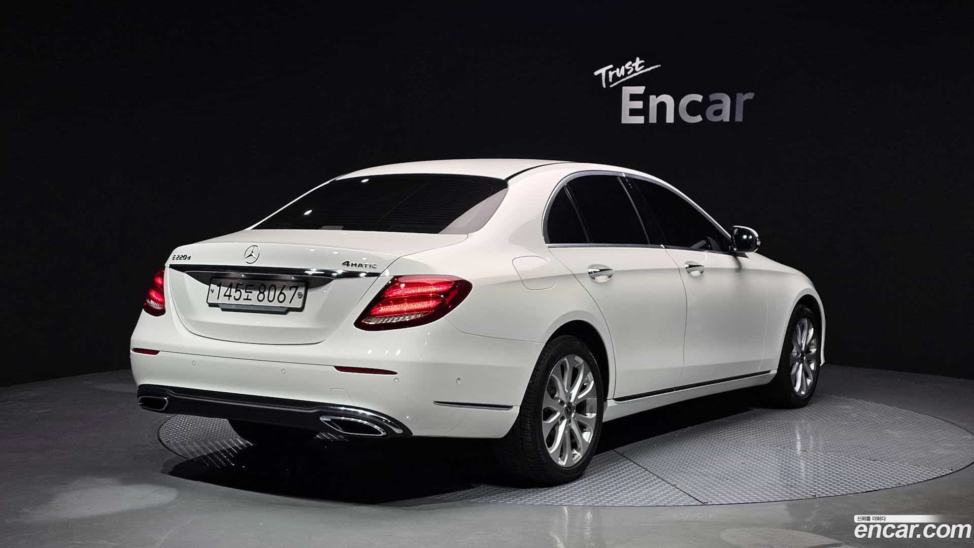 E-Class Mercedes-Benz 2019.10-OUTER-002
