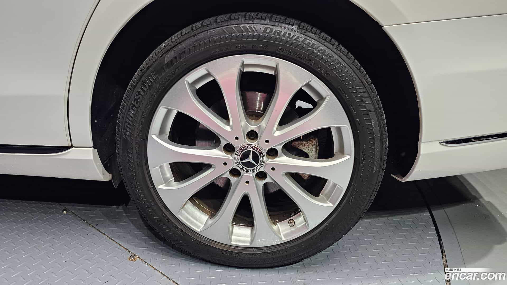 E-Class Mercedes-Benz 2019.10-OUTER-005