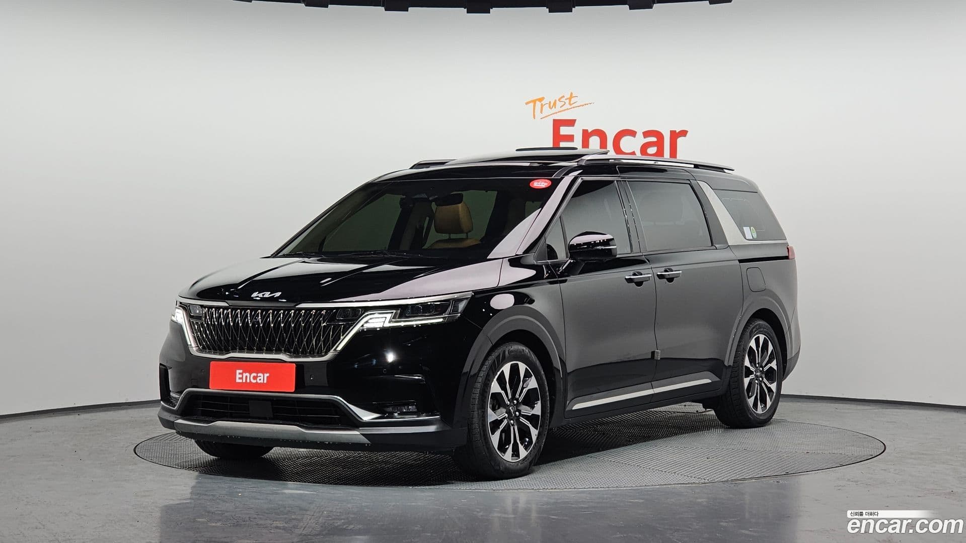 Main__Slider__Photo:Canival Kia 2021.10-0